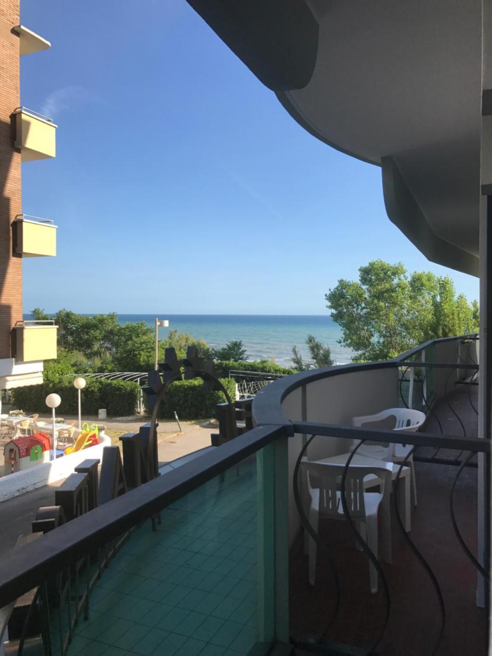 Hotel Majestic Gabicce Mare Eksteriør bilde
