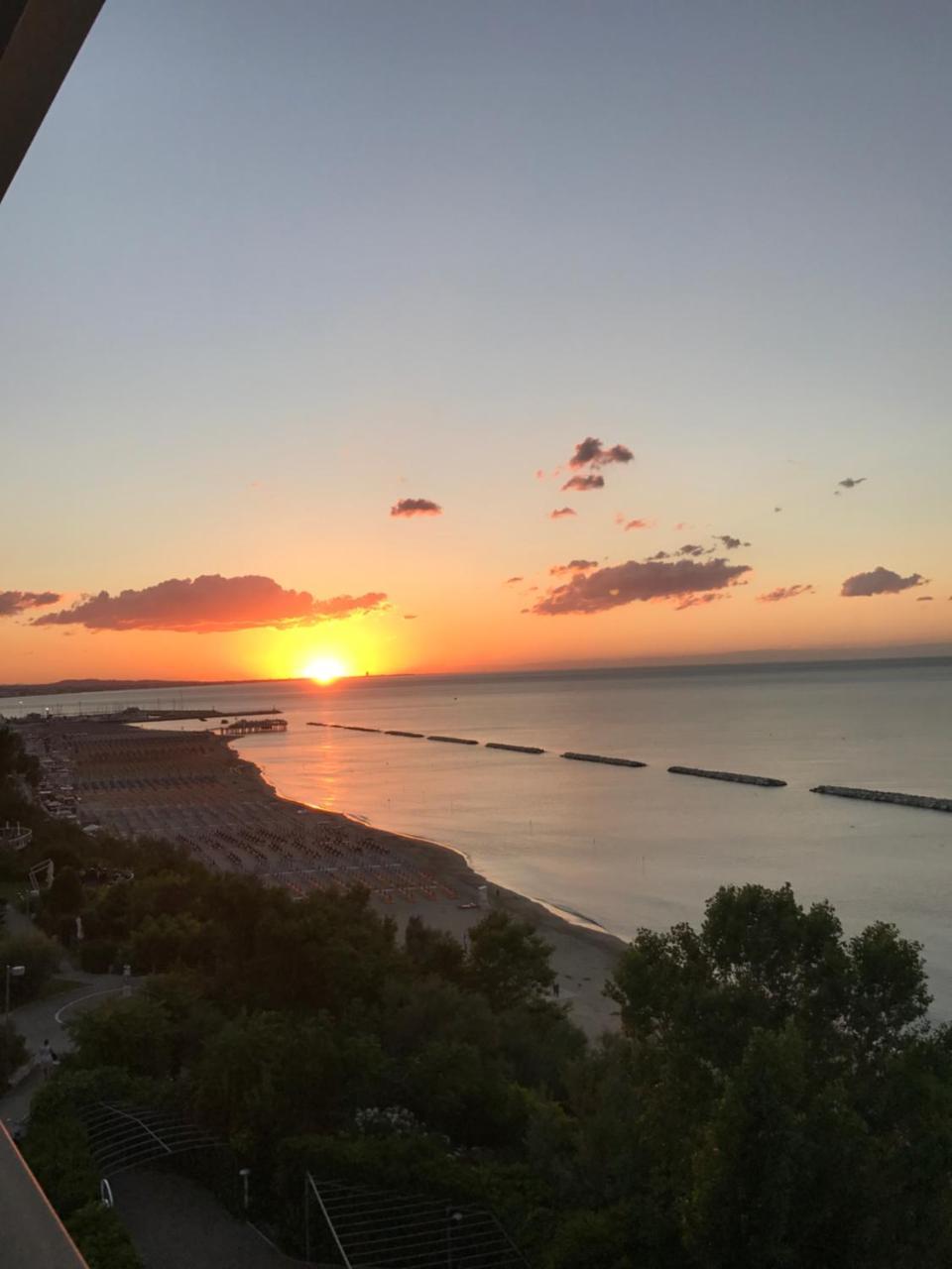 Hotel Majestic Gabicce Mare Eksteriør bilde