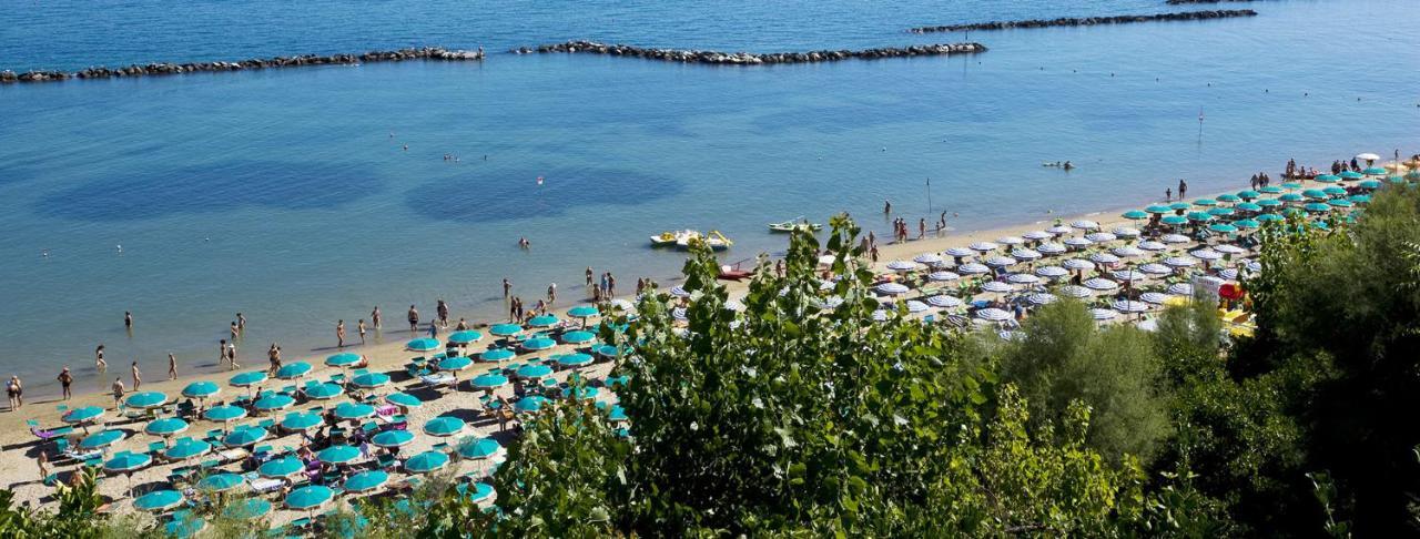 Hotel Majestic Gabicce Mare Eksteriør bilde